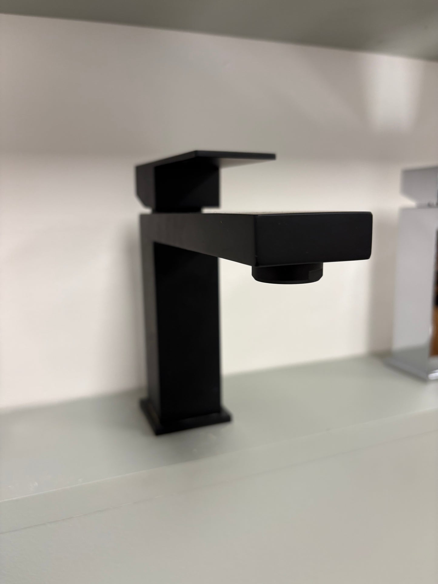 Faucet black straight